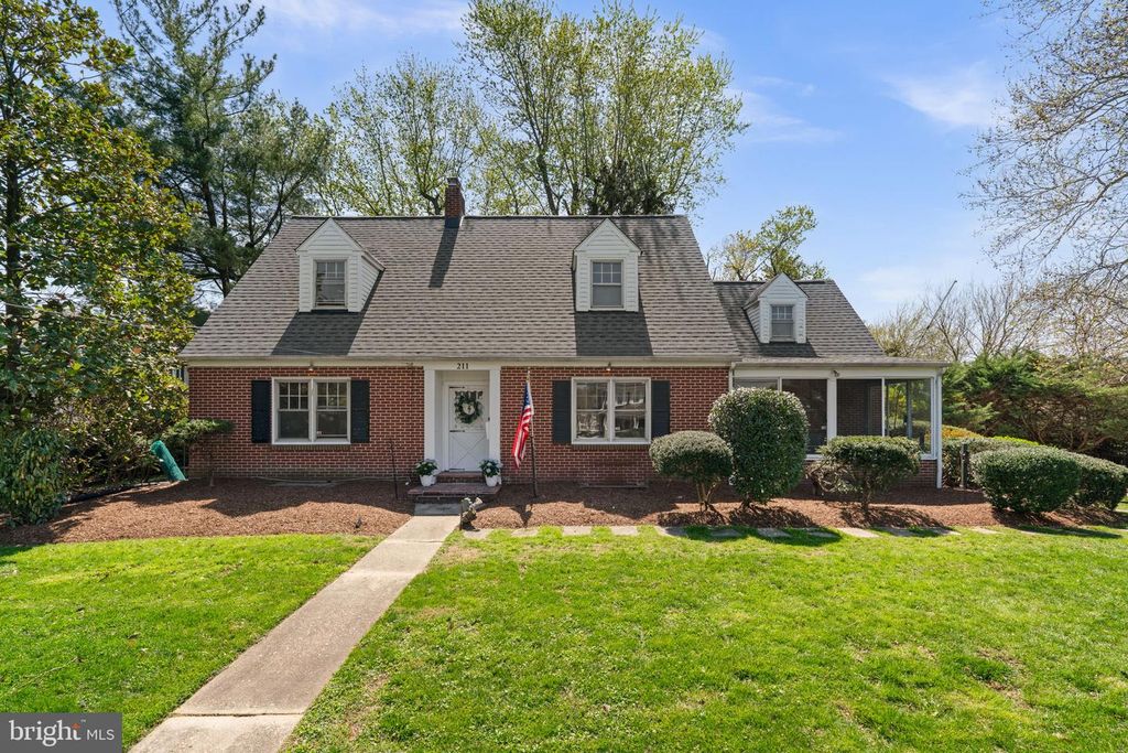 211 W MAPLE RD, Linthicum Heights, MD 21090