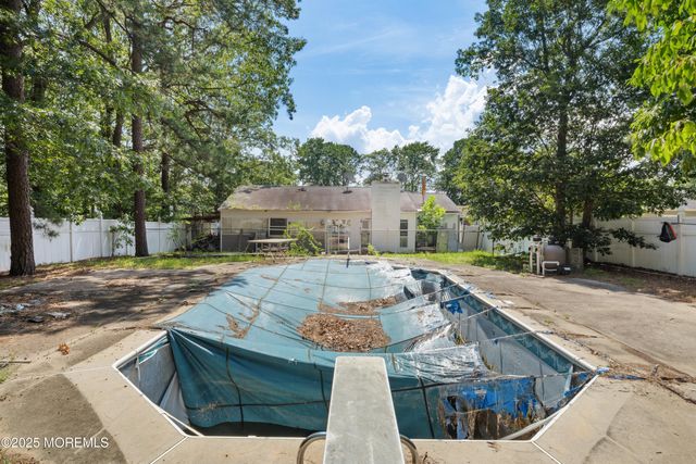 102 Barnegat Boulevard S, Barnegat, NJ 08005