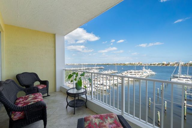 806 E Windward Way 524, Lantana, FL 33462