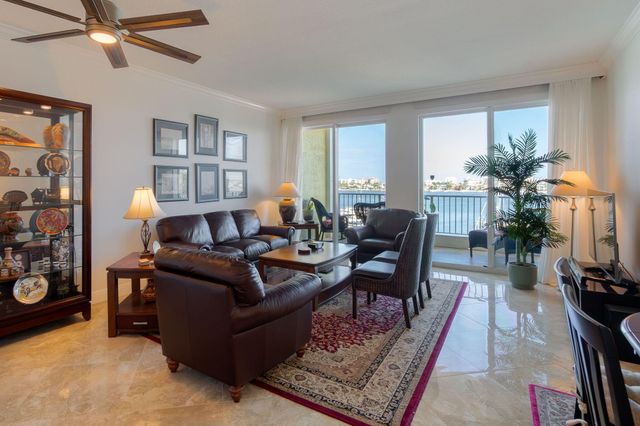 806 E Windward Way 524, Lantana, FL 33462