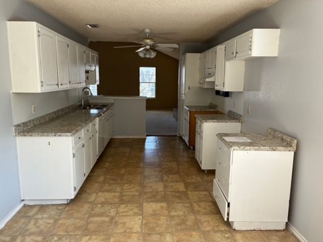 10518 Pioneer Dr, Corpus Christi, TX 78410