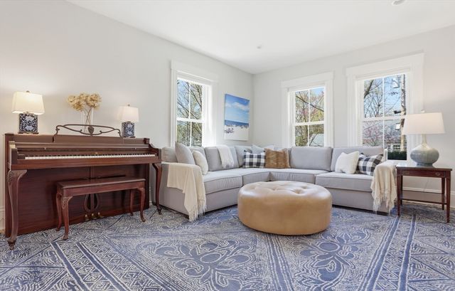 69 Potter St, Concord, MA 01742