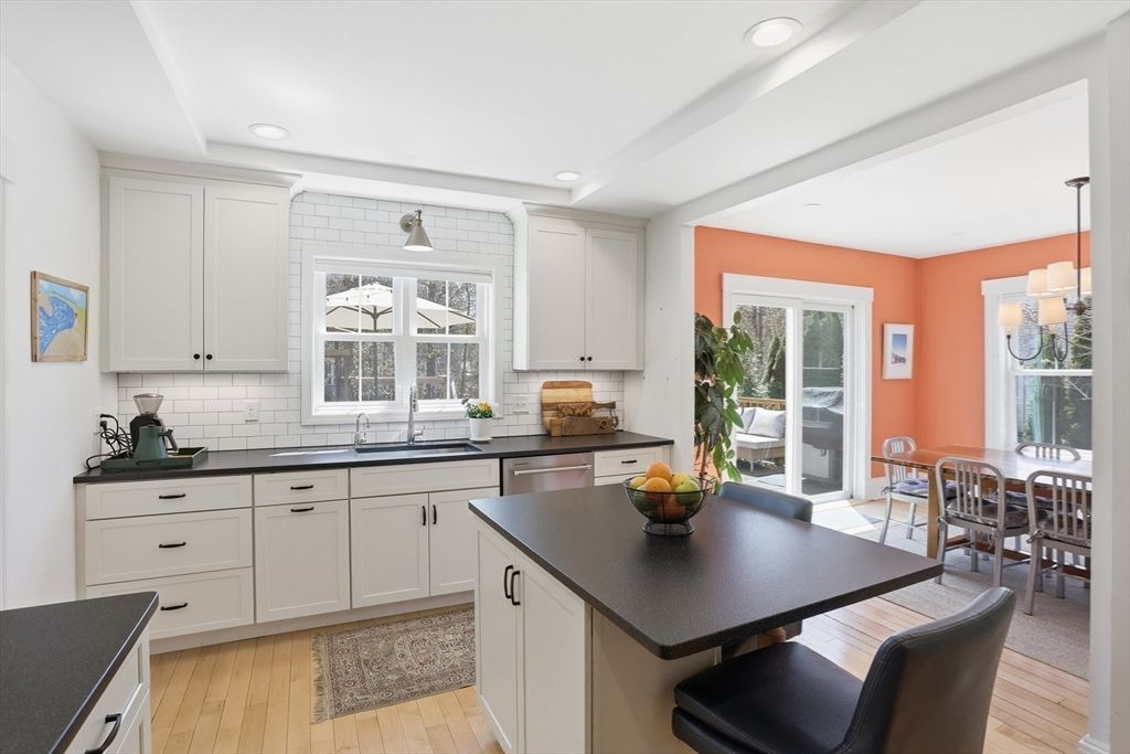 69 Potter St, Concord, MA 01742