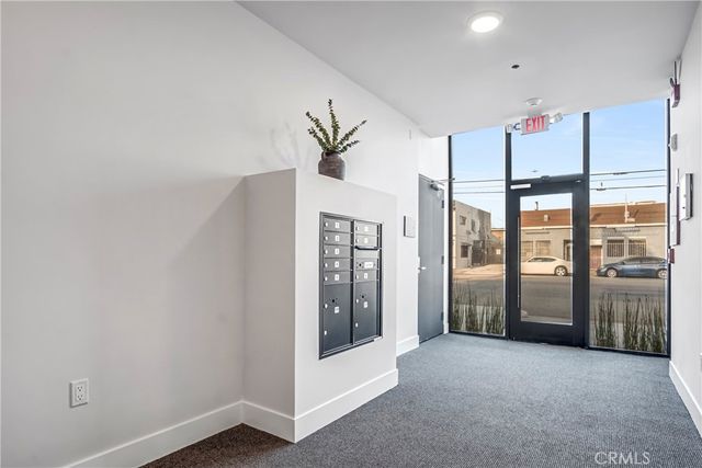 10035 S Western Avenue 102, Los Angeles, CA 90047