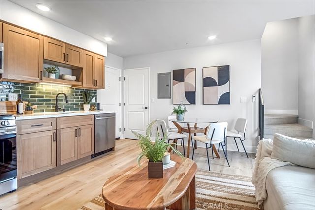 10035 S Western Avenue 102, Los Angeles, CA 90047