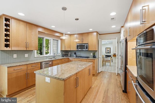 11815 BEEKMAN PL, Rockville, MD 20854