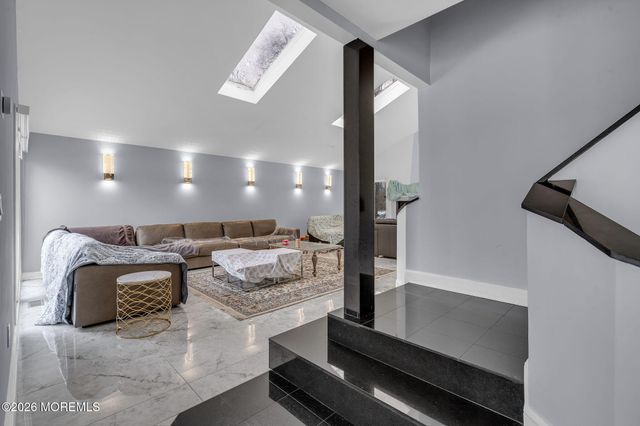 7 Harvard Court, Oakhurst, NJ 07755