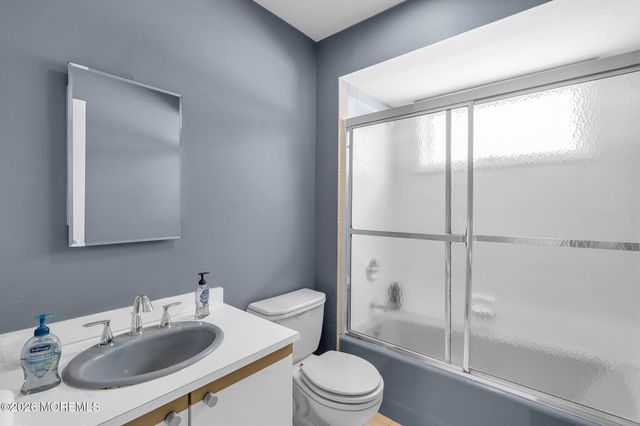 7 Harvard Court, Oakhurst, NJ 07755