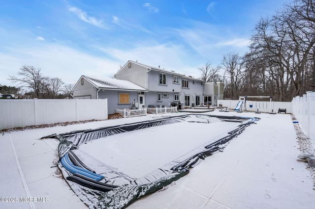 7 Harvard Court, Oakhurst, NJ 07755