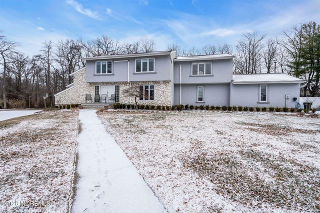 7 Harvard Court, Oakhurst, NJ 07755