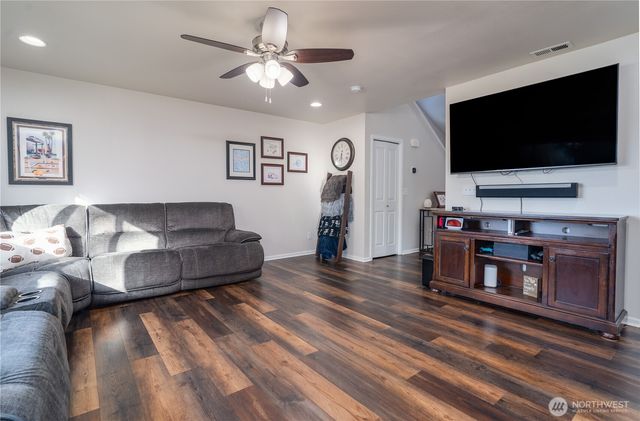 2449 Callaway Lane SW, Olympia, WA 98512