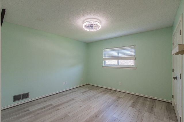 300 Sundance Circle, Irving, TX 75063