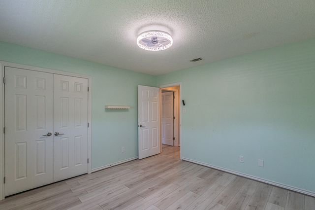 300 Sundance Circle, Irving, TX 75063