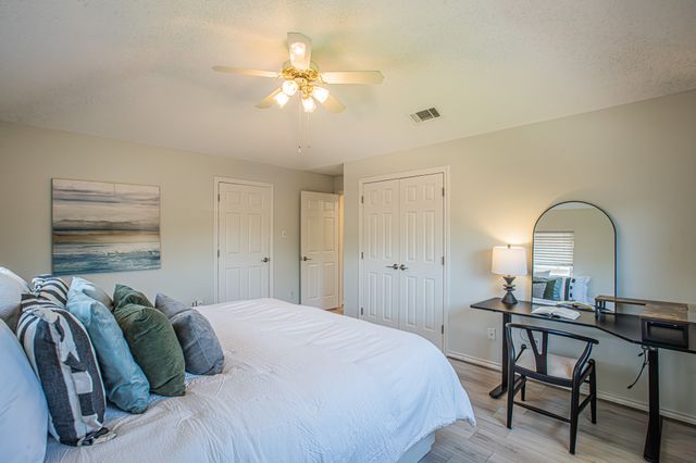 300 Sundance Circle, Irving, TX 75063