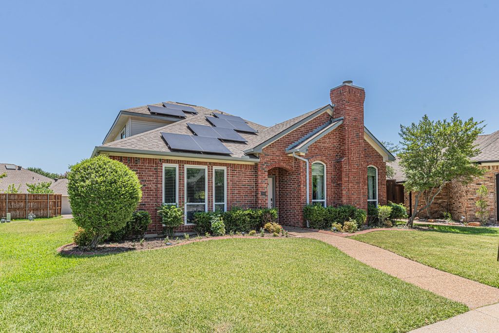 300 Sundance Circle, Irving, TX 75063