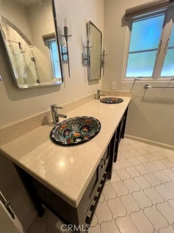 3220 E 2nd B, Long Beach, CA 90803