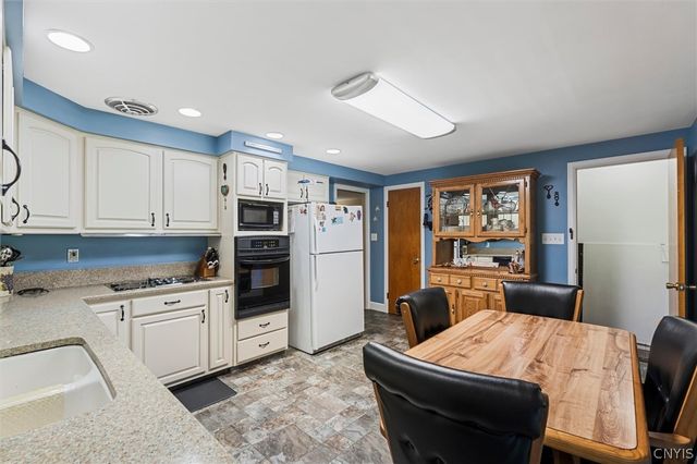177 Thurlow Drive, Syracuse, NY 13205