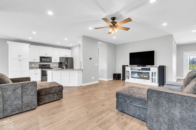 3048 W Glacier Drive, Monrovia, IN 46157