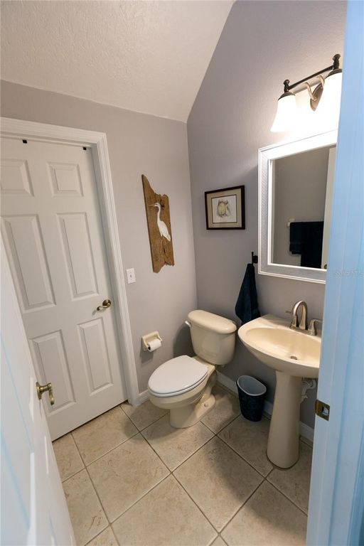 Image 14 of property listing at 1233 STONE HARBOUR ROAD, Winter Springs, FL 32708