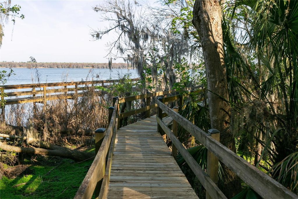 Image 35 of property listing at 1233 STONE HARBOUR ROAD, Winter Springs, FL 32708