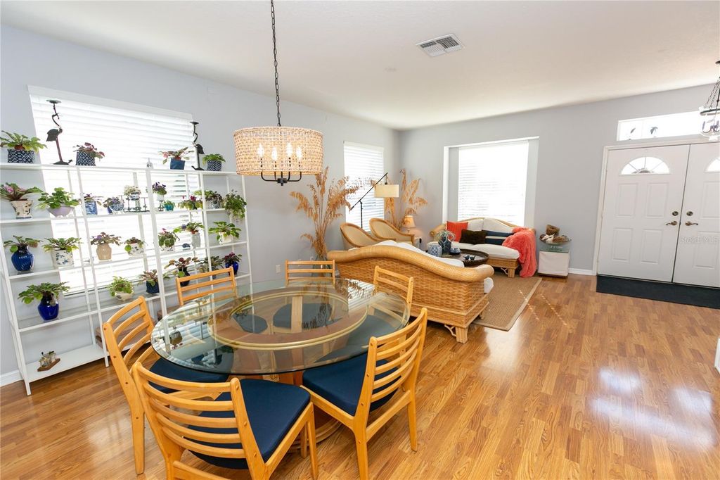 Image 5 of property listing at 1233 STONE HARBOUR ROAD, Winter Springs, FL 32708