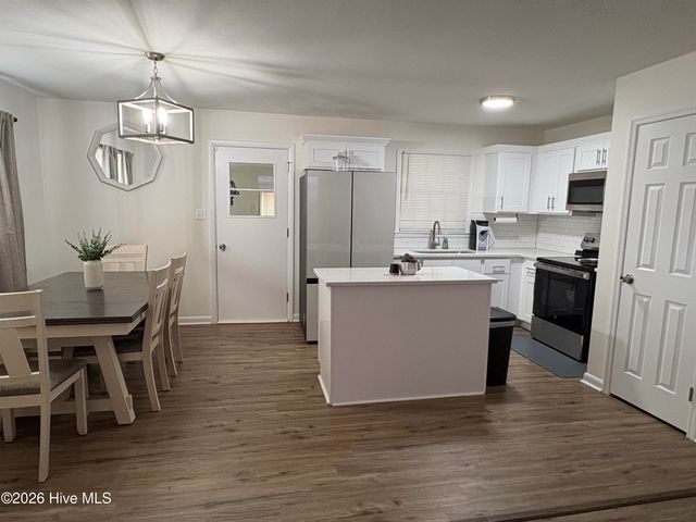 4334 Forestview Drive, Fayetteville, NC 28304