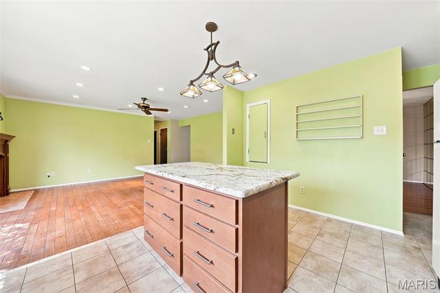 5288 Bloomfield Drive, St Louis, MO 63129