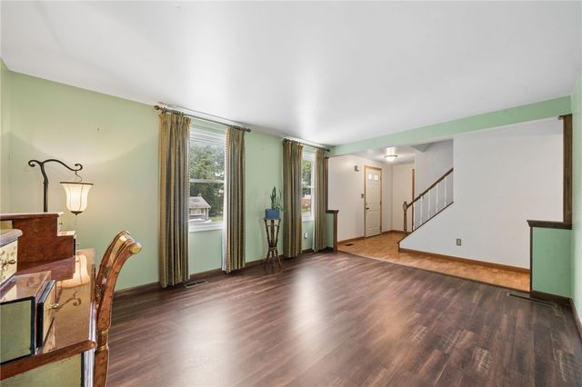 143 Penn Lear Dr, Monroeville, PA 15146