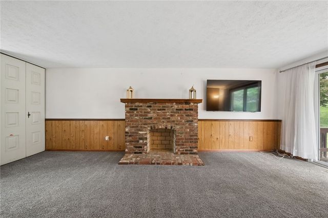 143 Penn Lear Dr, Monroeville, PA 15146