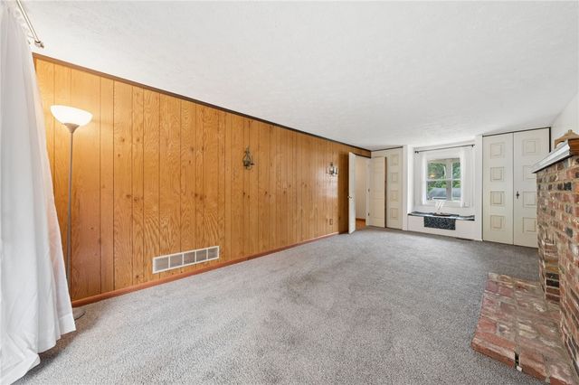 143 Penn Lear Dr, Monroeville, PA 15146