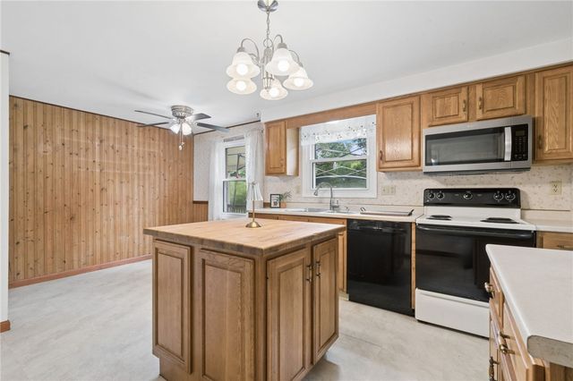 143 Penn Lear Dr, Monroeville, PA 15146