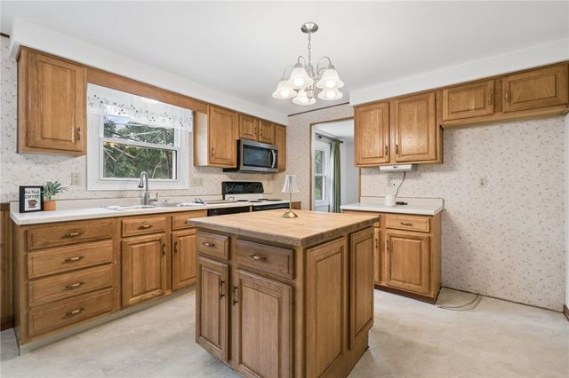 143 Penn Lear Dr, Monroeville, PA 15146