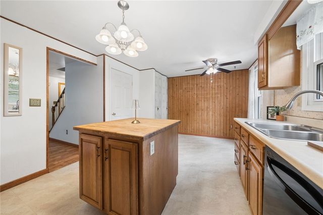 143 Penn Lear Dr, Monroeville, PA 15146