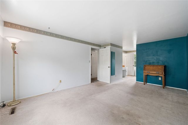 143 Penn Lear Dr, Monroeville, PA 15146