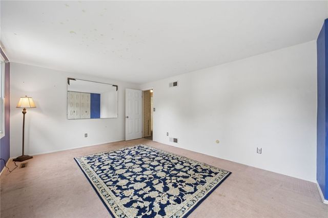 143 Penn Lear Dr, Monroeville, PA 15146