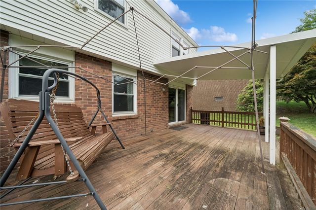 143 Penn Lear Dr, Monroeville, PA 15146