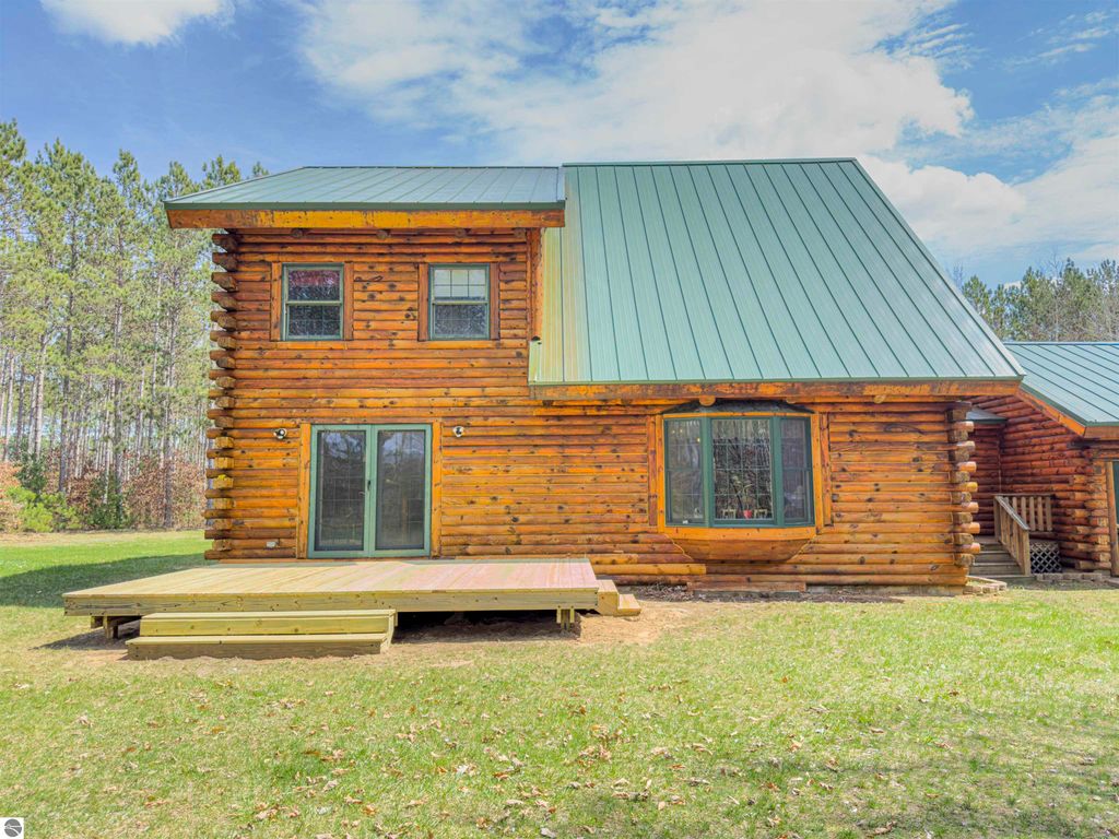 Image 6 of property listing at 753 N School Road, Weidman, MI 48893