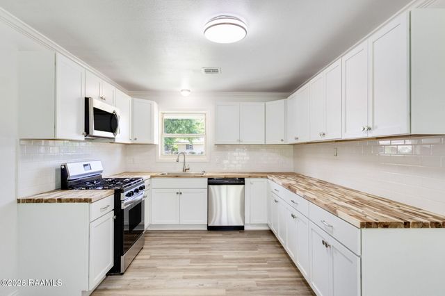 204 Maple Drive, Lafayette, LA 70506