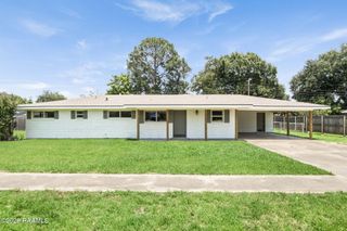 204 Maple Drive, Lafayette, LA 70506