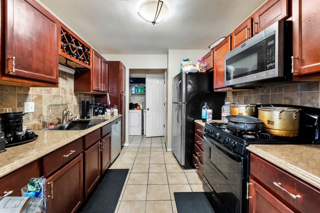 2295 Windsor Lane, Country Club Hills, IL 60478