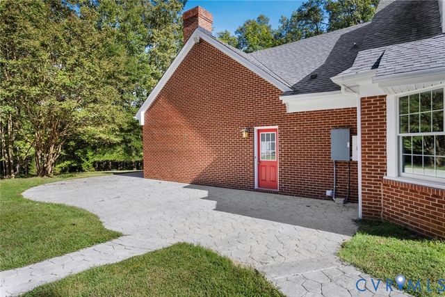 2727 Valley Springs Rd, Powhatan, VA 23139