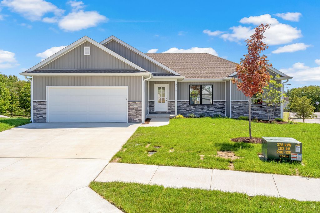 5916 HUNTINGTON CT, Columbia, MO 65202