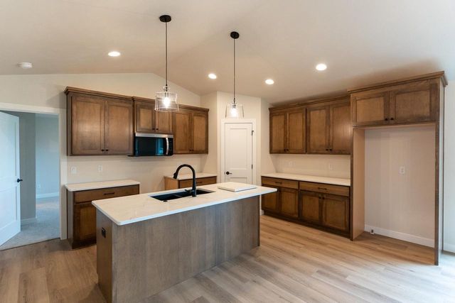 W5890 EDGEWOOD DRIVE, Menasha, WI 54952