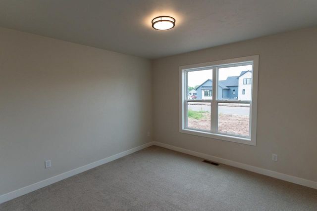 W5890 EDGEWOOD DRIVE, Menasha, WI 54952