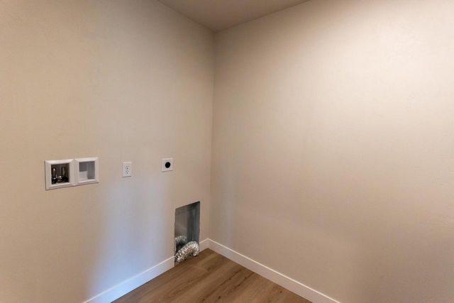 W5890 EDGEWOOD DRIVE, Menasha, WI 54952