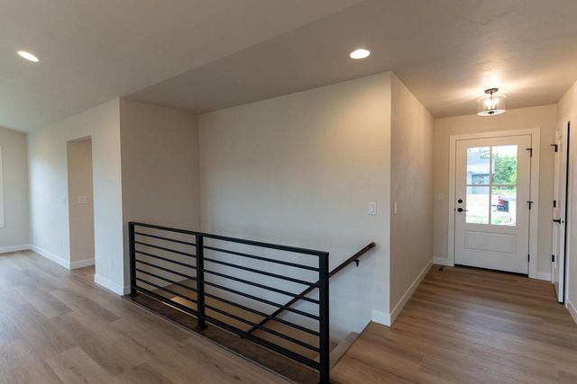 W5890 EDGEWOOD DRIVE, Menasha, WI 54952