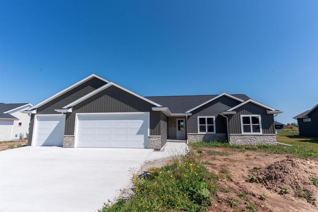 W5890 EDGEWOOD DRIVE, Menasha, WI 54952