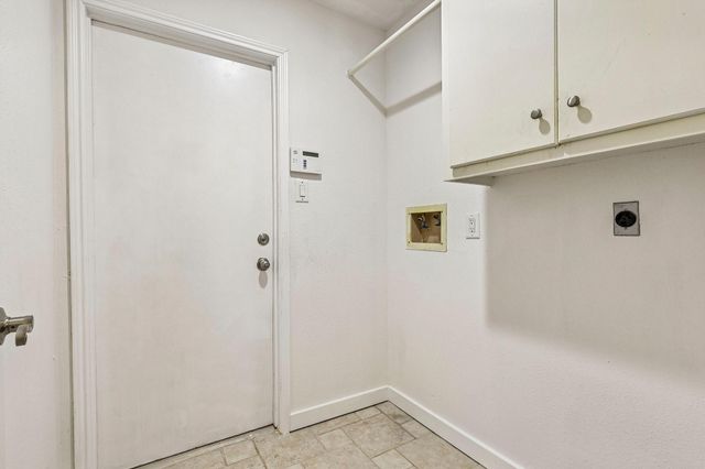 3222 Kempwood Drive, Sugar Land, TX 77479