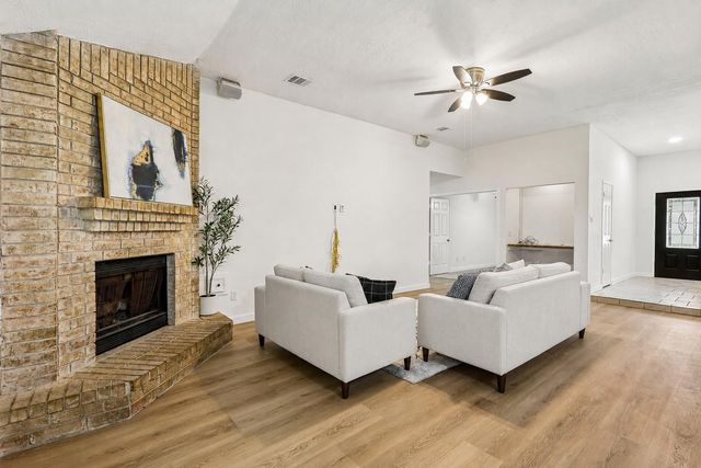 3222 Kempwood Drive, Sugar Land, TX 77479
