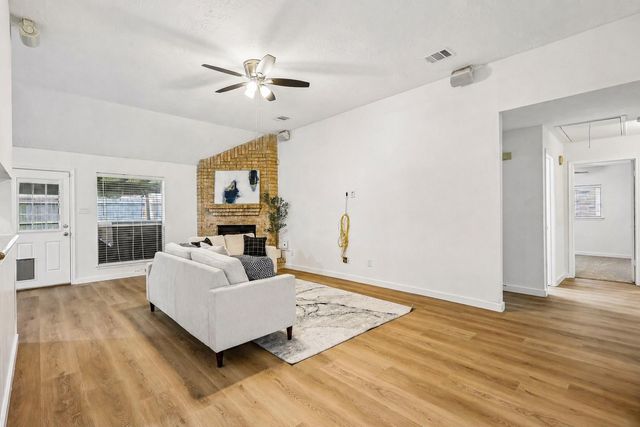 3222 Kempwood Drive, Sugar Land, TX 77479